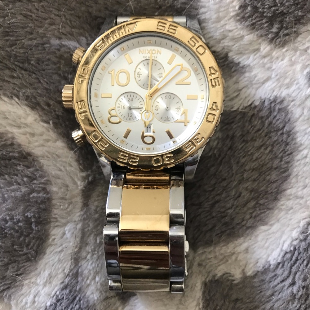 Nixon 42-20